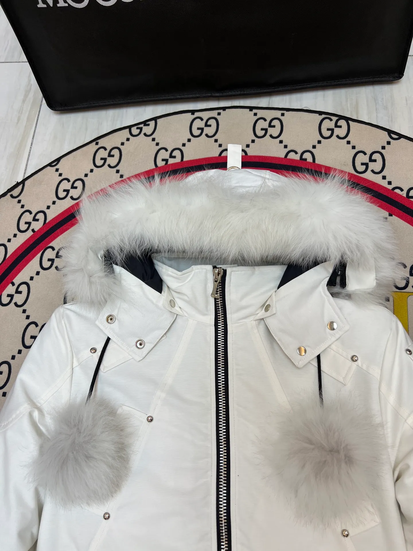 ：Y 117 ：Black Red Cream White 🇨🇦Moose knuckles/ 03/ ： / （ ） Moose knuckles . 2007 🇨🇦 ！ Premium ， 。 ， -15000 ！ ，LOGO ✂️. ！ . ！ MONCLER/ Canada Goose/ ，Moose knuckles 2019 …… ✂️ 90% ， ！ ✂️ ， ! ✂️ YKK， ， ！ ✂️ ， . ！ ✂️ 3D ， ⚠️Size:xs-xl